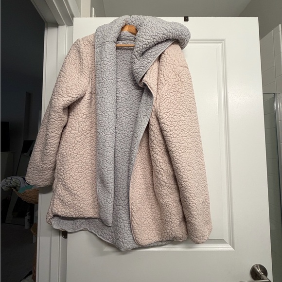 Reversible Sherpa Jacket - Cream and Gray - Picture 2 of 5